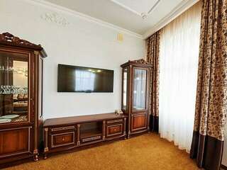 Гостиница Империал Кисловодск Люкс трехкомнатный-1