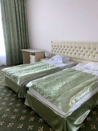 Гостиница Империал Кисловодск Люкс трехкомнатный-10