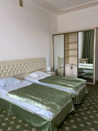 Гостиница Империал Кисловодск Люкс трехкомнатный-6